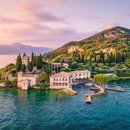 Absentia 1763 Garda Boutique Home - Lake Front Brenzone sul Garda Bagian luar foto