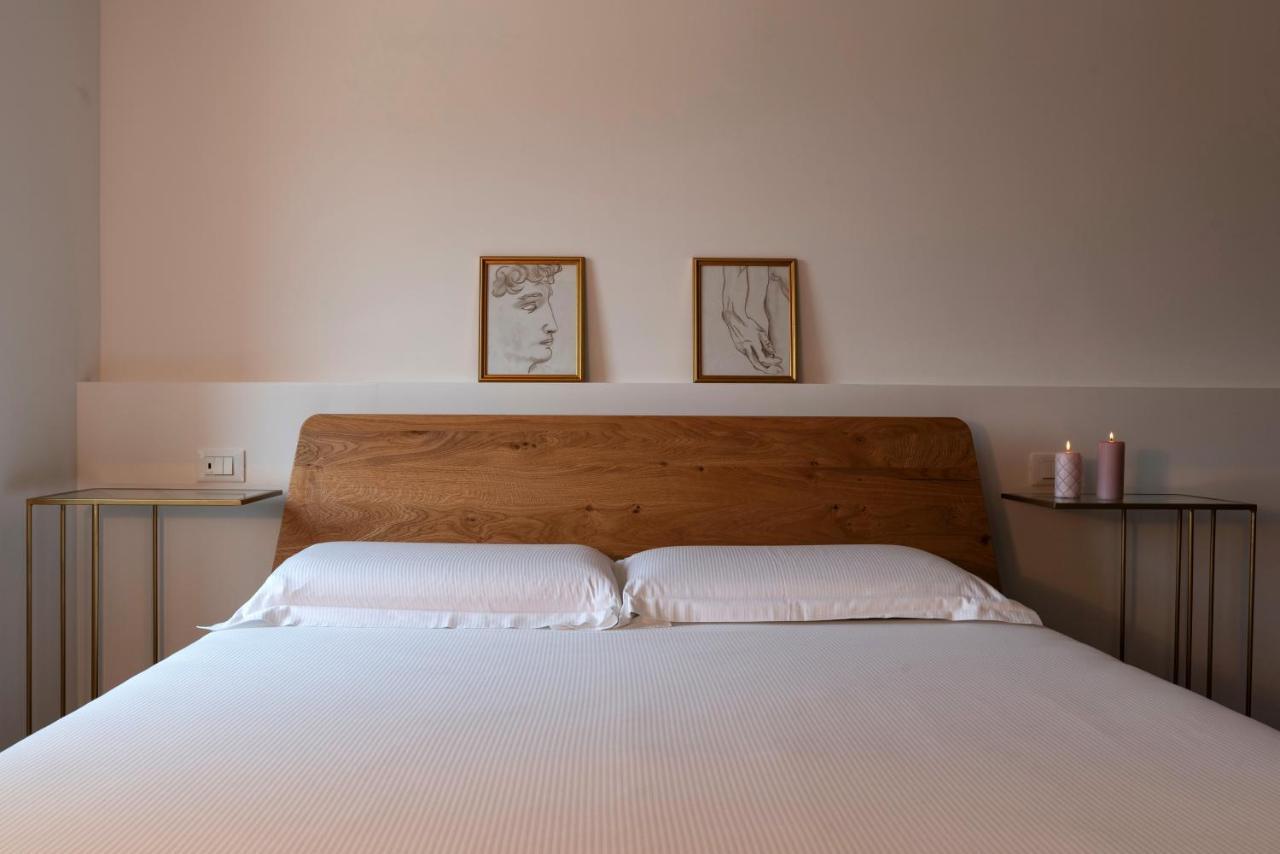 Absentia 1763 Garda Boutique Home - Lake Front Brenzone sul Garda Bagian luar foto