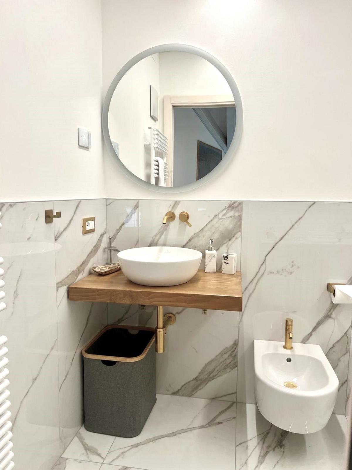 Absentia 1763 Garda Boutique Home - Lake Front Brenzone sul Garda Bagian luar foto