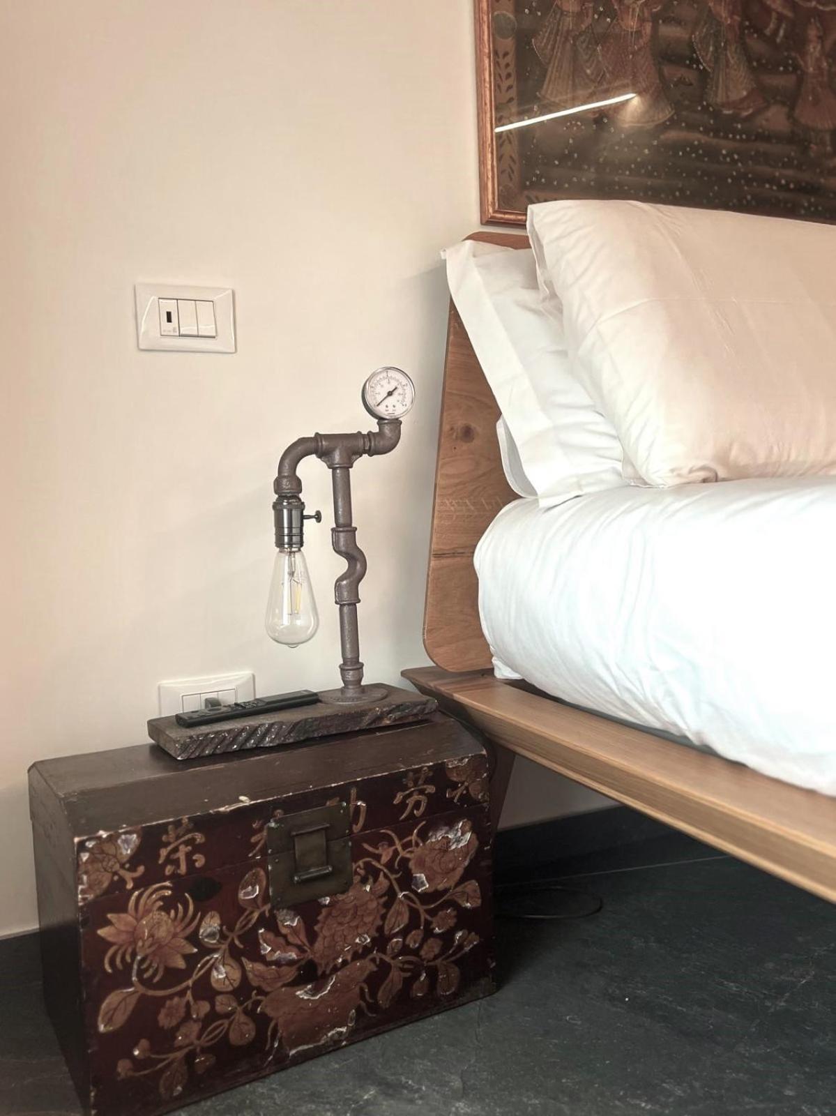 Absentia 1763 Garda Boutique Home - Lake Front Brenzone sul Garda Bagian luar foto